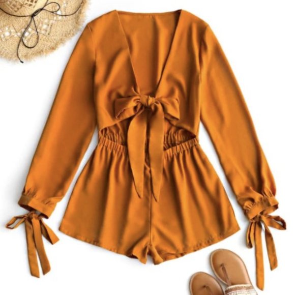 Zaful Plunging Neck Cut Out Romper - Picture 1 of 3